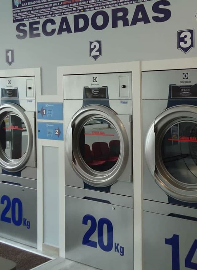 Lavadoras autoservicio de A Lavandeira de San Xoán en Ferrol